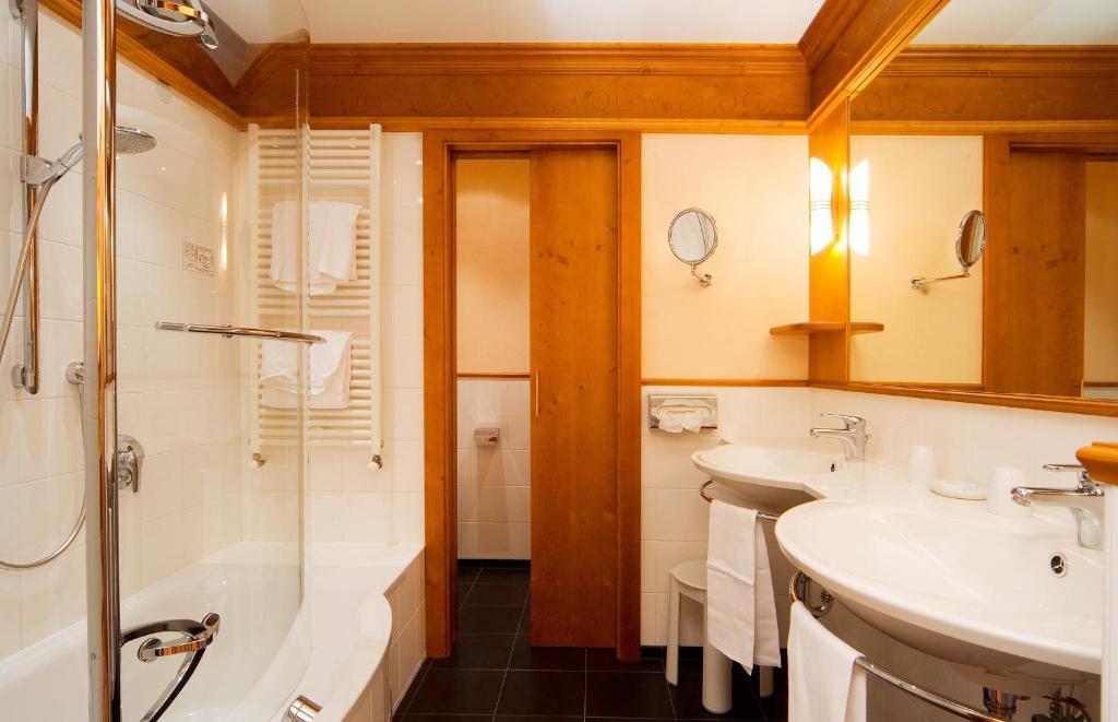 Alpin & Vital Hotel La Perla Ortisei Habitación foto